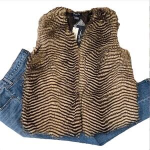 NWT Francesca's  Brown & Tan Faux Fur Animal Print Vest - SIZE LARGE